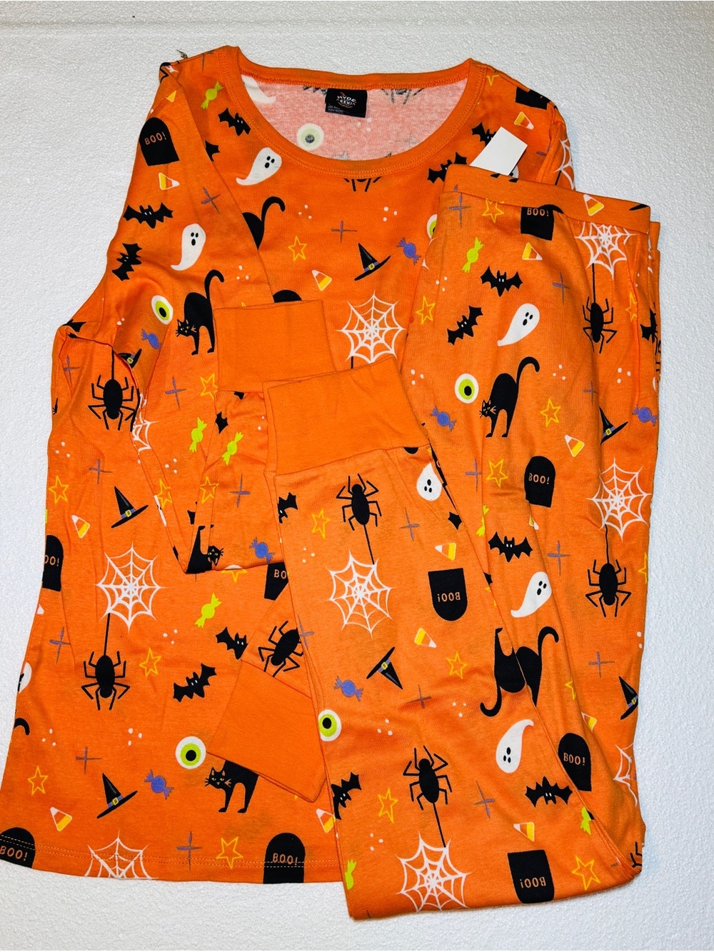 Women’a Orange Halloween 2 Piece Pajama Set with Spooky Print M NEW - Picture 1 of 3